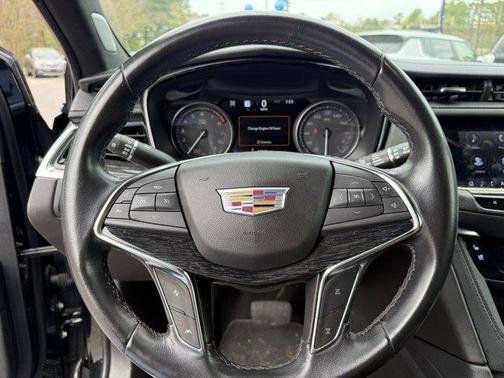2022 Cadillac XT5 Premium Luxury