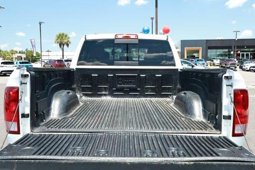 Bright White Clearcoat 2020 RAM 1500 Classic SLT