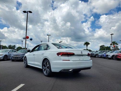 2022 Volkswagen Passat 2.0T SE