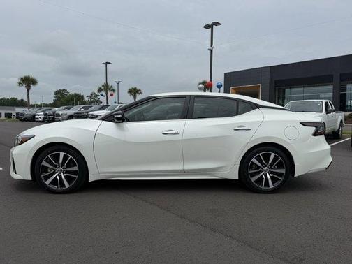 2021 Nissan Maxima SV