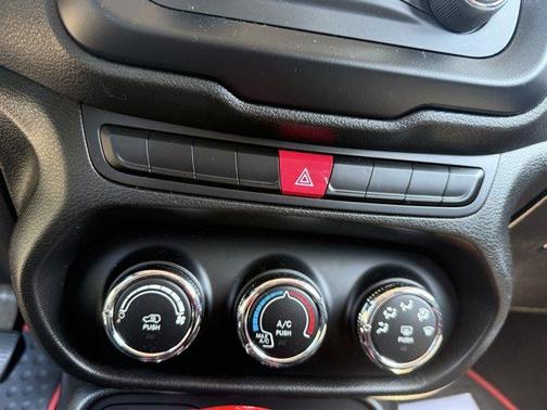 2015 Jeep Renegade Trailhawk