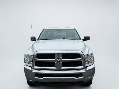 Bright White Clearcoat 2018 RAM 2500 SLT