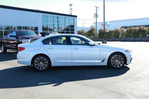 2019 BMW 540 i