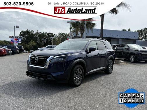 2025 Nissan Pathfinder SV