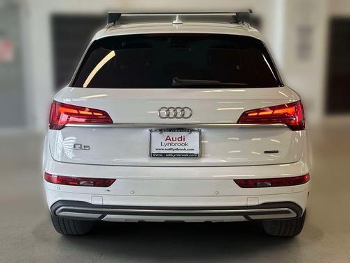 Ibis White 2023 Audi Q5 40 Premium
