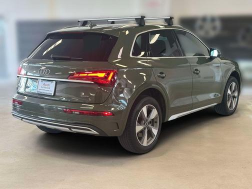 District Green Metallic 2024 Audi Q5 40 Premium
