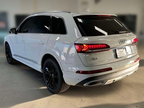 Carrara White 2023 Audi Q7 55 Premium Plus