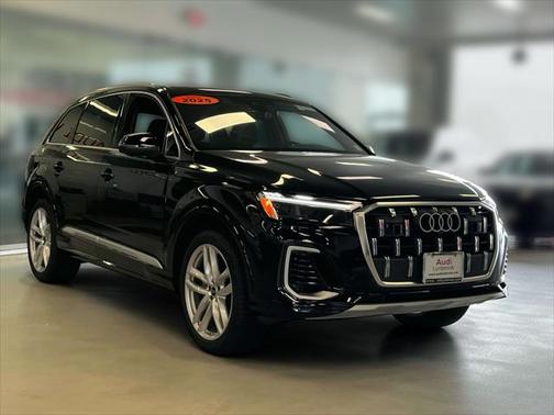 2025 Audi Q7 Premium Plus 55 TFSI quattro Tiptronic
