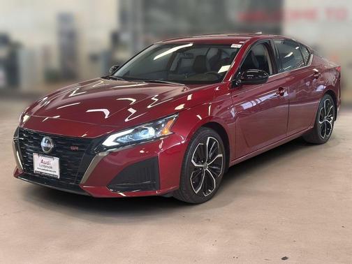 Scarlet Ember 2024 Nissan Altima 2.5 SR