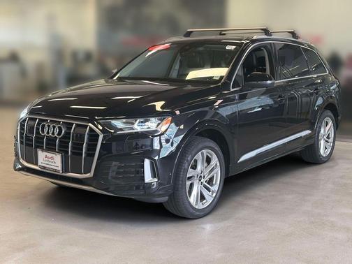 Mythos Black Metallic 2024 Audi Q7 45 Premium