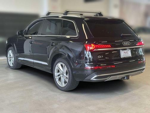 Mythos Black Metallic 2024 Audi Q7 45 Premium