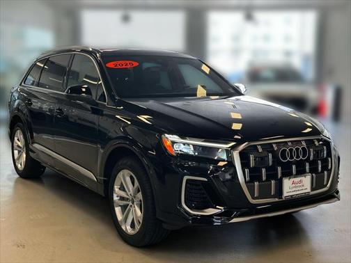 2025 Audi Q7 Premium 55 TFSI quattro Tiptronic