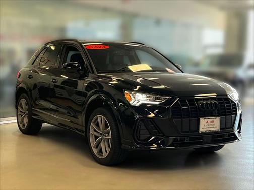 2024 Audi Q3 Premium 45 TFSI S line quattro Tiptronic