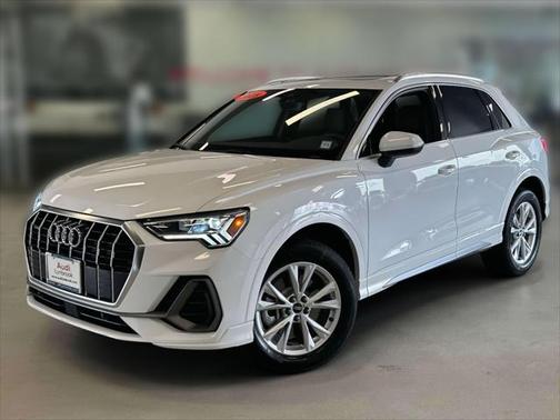 2025 Audi Q3 Premium 45 TFSI S line quattro Tiptronic