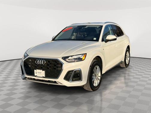 Glacier White Metallic 2022 Audi Q5 45 S line quattro Premium