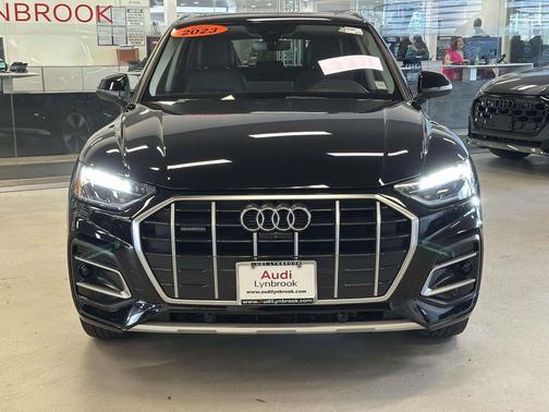 Brilliant Black 2023 Audi Q5 40 Premium Plus
