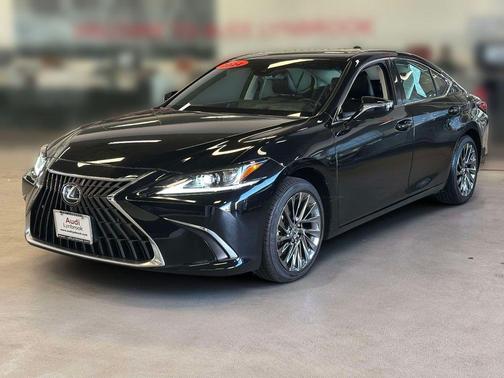 Obsidian Black 2024 Lexus ES 300h Luxury