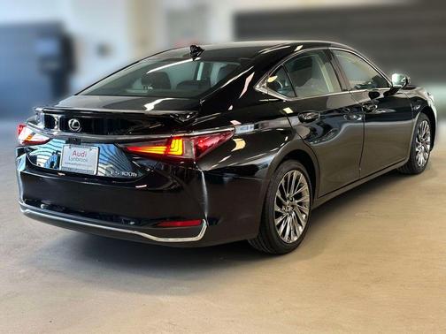 Obsidian Black 2024 Lexus ES 300h Luxury
