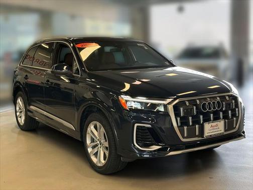 2025 Audi Q7 Premium 55 TFSI quattro Tiptronic
