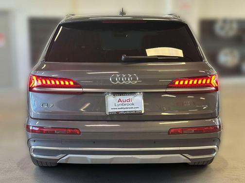 Samurai Gray Metallic 2021 Audi Q7 45 Premium Plus