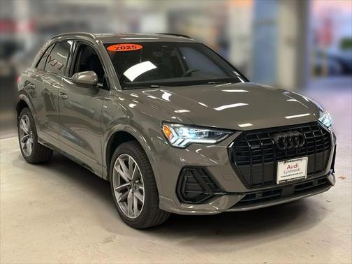 2025 Audi Q3 Premium 45 TFSI S line quattro Tiptronic