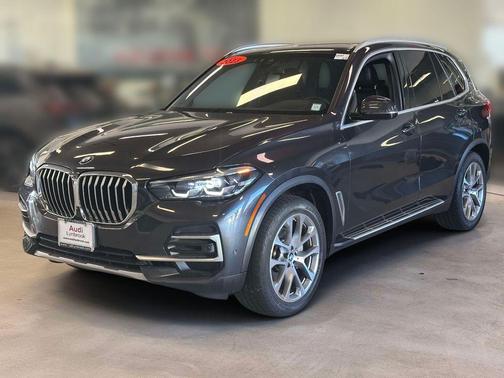 Dark Graphite Metallic 2023 BMW X5 xDrive40i