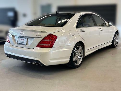 Diamond White Metallic 2013 Mercedes-Benz S-Class S 550 4MATIC
