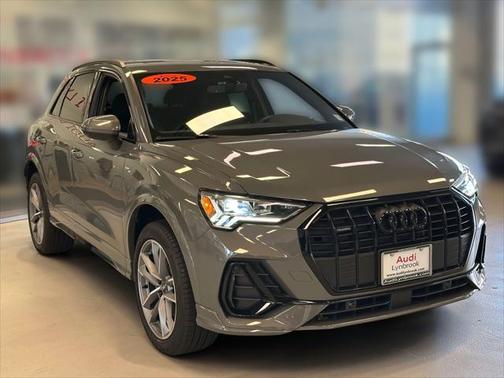 2025 Audi Q3 Premium 45 TFSI S line quattro Tiptronic