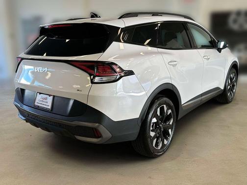 Glacial White Pearl 2024 Kia Sportage X-Line