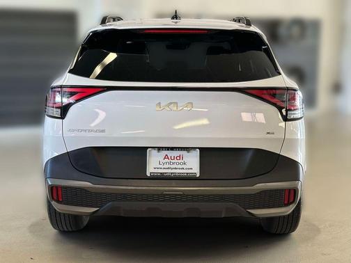 Glacial White Pearl 2024 Kia Sportage X-Line