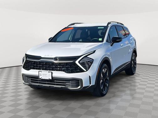 Glacial White Pearl 2024 Kia Sportage X-Line