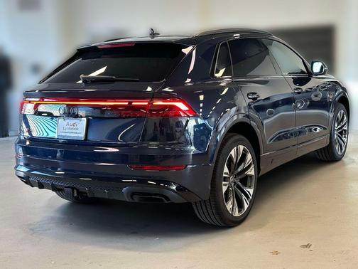 Waitomo Blue Metallic 2025 Audi Q8 55 Premium