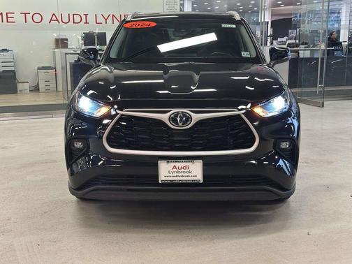 Midnight Black Metallic 2024 Toyota Highlander XLE