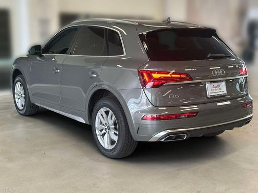 Chronos Gray Metallic 2023 Audi Q5 45 S line quattro Premium