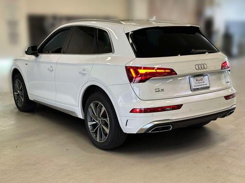 Ibis White 2023 Audi Q5 45 S line quattro Premium