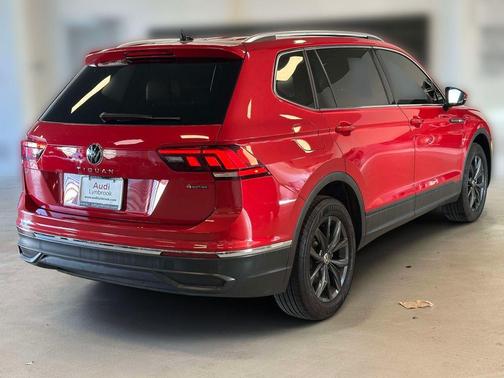 Kings Red 2024 Volkswagen Tiguan 2.0T SE
