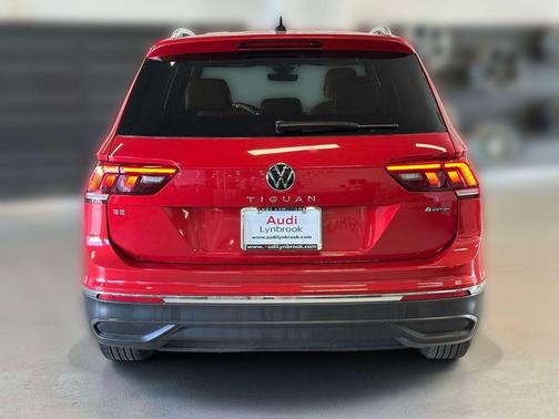 Kings Red 2024 Volkswagen Tiguan 2.0T SE