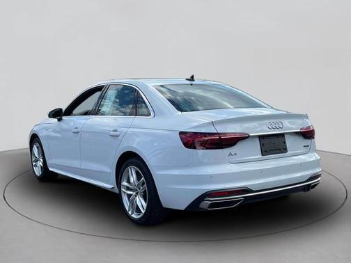 Photo 5 of 40 of 2021 Audi A4 45 S line Premium Plus