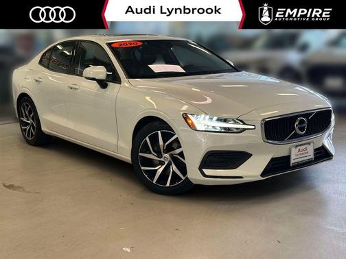 Crystal White Pearl 2020 Volvo S60 T5 Momentum