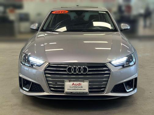 Florett Silver Metallic 2019 Audi A4 2.0T Premium