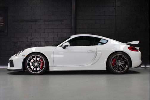 Photo 3 of 64 of 2016 Porsche Cayman GT4