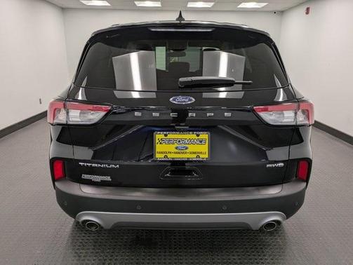 2022 Ford Escape Titanium