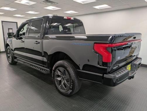 2024 Ford F-150 Lightning LARIAT