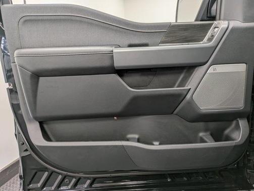 2024 Ford F-150 Lightning LARIAT