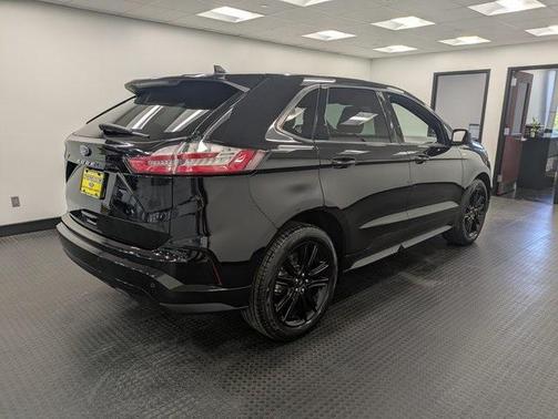 2022 Ford Edge ST Line