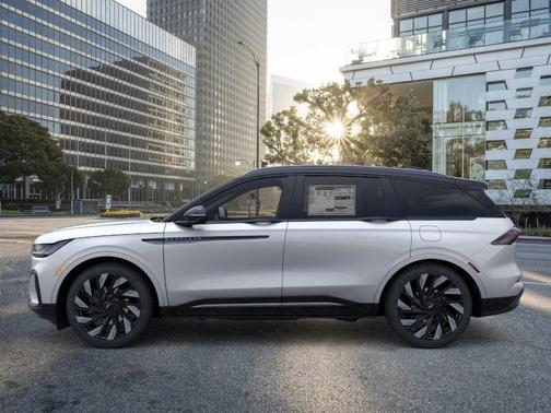 2025 Lincoln Nautilus Reserve