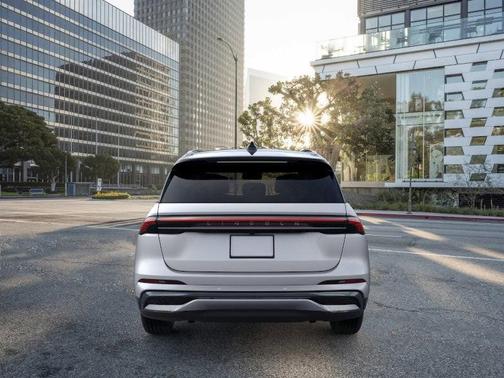 2025 Lincoln Nautilus Reserve