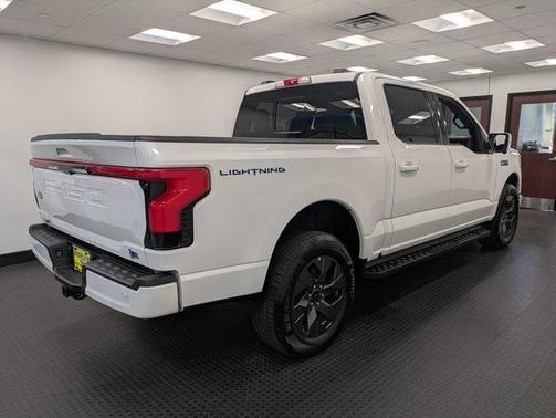 2024 Ford F-150 Lightning LARIAT