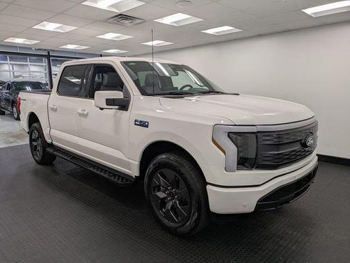2024 Ford F-150 Lightning LARIAT