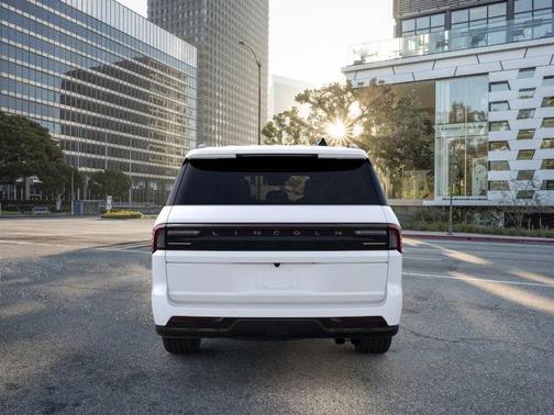 2025 Lincoln Navigator L Reserve